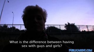 Publicagent Blonde Lesbian Aprende Cómo Chupar