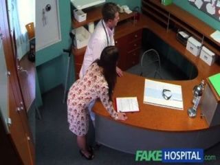 Los Médicos De Fakehospital Inyección De Carne Facilita Los Pacientes Curvy Dolor De Espalda
