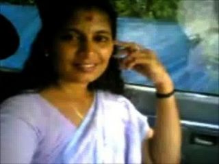 Kerala Aunty Shanthi Boob Show En La Camioneta Omni