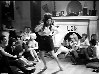 Partido Clásico: Chicas De Colegio (1968 Softcore)