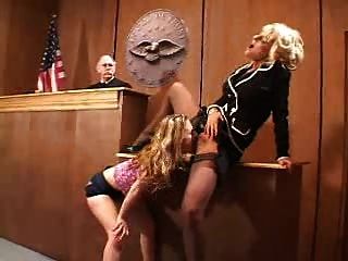 Lesbianas En La Corte
