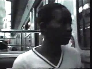 Chica Desagradable Chupa Polla En Público En Un Metro