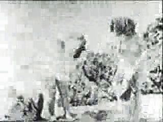 En La Playa (clip De 1923 Porno)