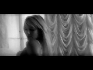 Britney Spears Dormitorio Gallo Tease !!