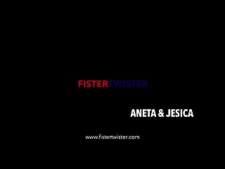 Fistertwister Dione Cariño Y Jessica Lincoln