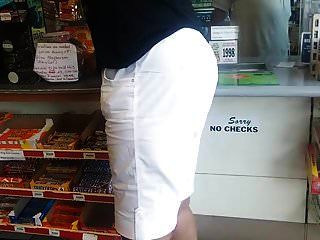 Big Butt Milf Negro En Pantalones Blancos