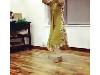 Reino Unido Paquistaní Uni Chica Danza No Desnuda Tradicional No Desnuda