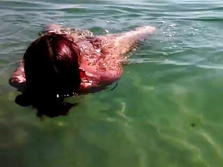 Nadando Desnudo