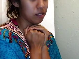Chica Mexicana Ordeñando Sus Tetas